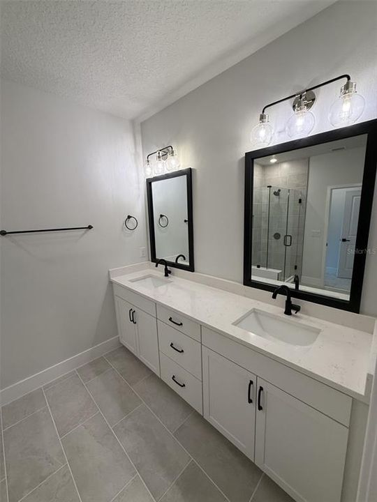 En Renta: $3,950 (3 camas, 3 baños, 1952 Pies cuadrados)