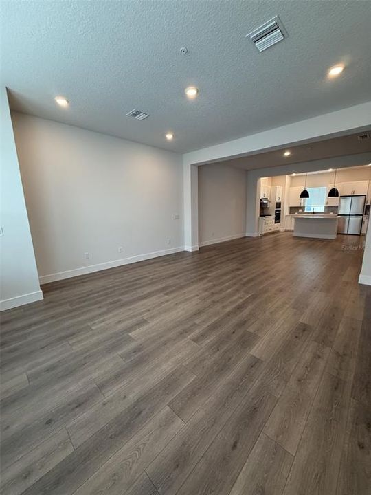 En Renta: $3,950 (3 camas, 3 baños, 1952 Pies cuadrados)