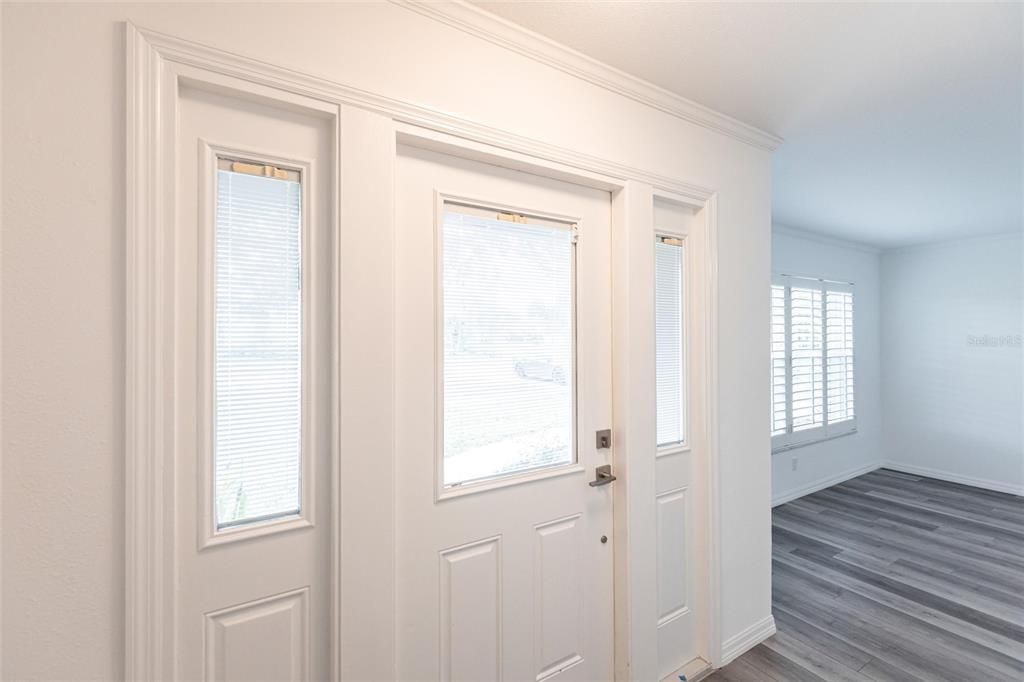 合同活跃: $2,200 (2 贝兹, 2 浴室, 1382 平方英尺)