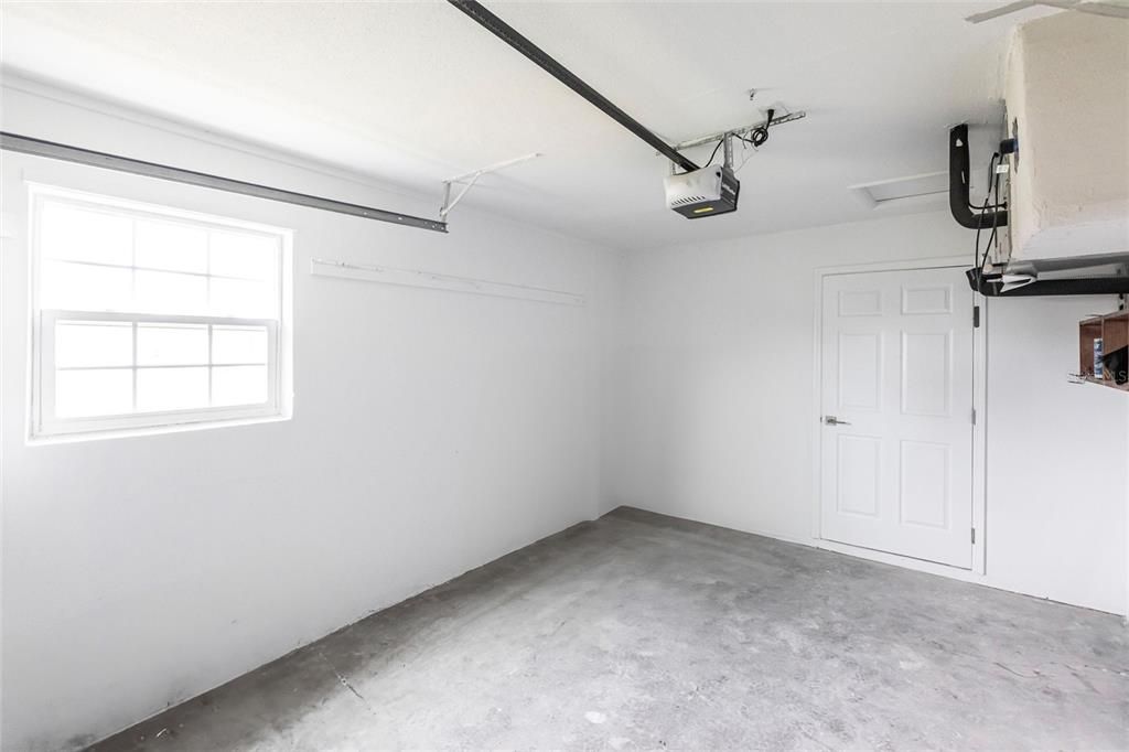 合同活跃: $2,200 (2 贝兹, 2 浴室, 1382 平方英尺)