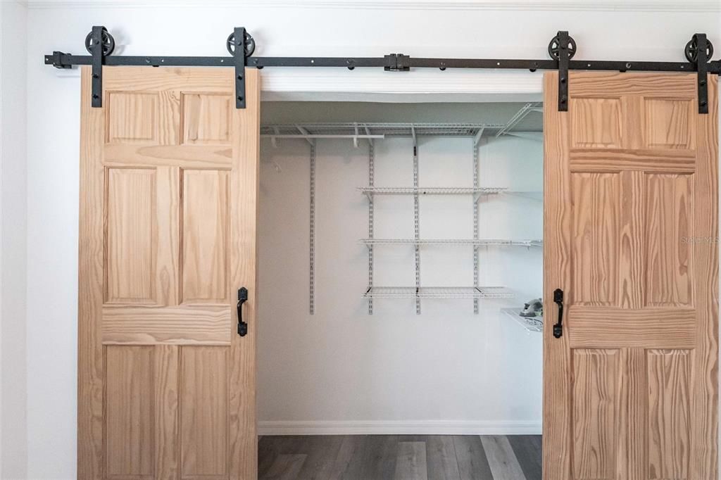 合同活跃: $2,200 (2 贝兹, 2 浴室, 1382 平方英尺)