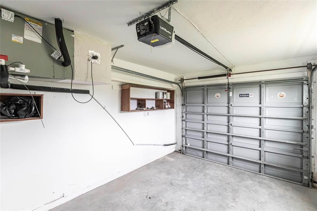 合同活跃: $2,200 (2 贝兹, 2 浴室, 1382 平方英尺)