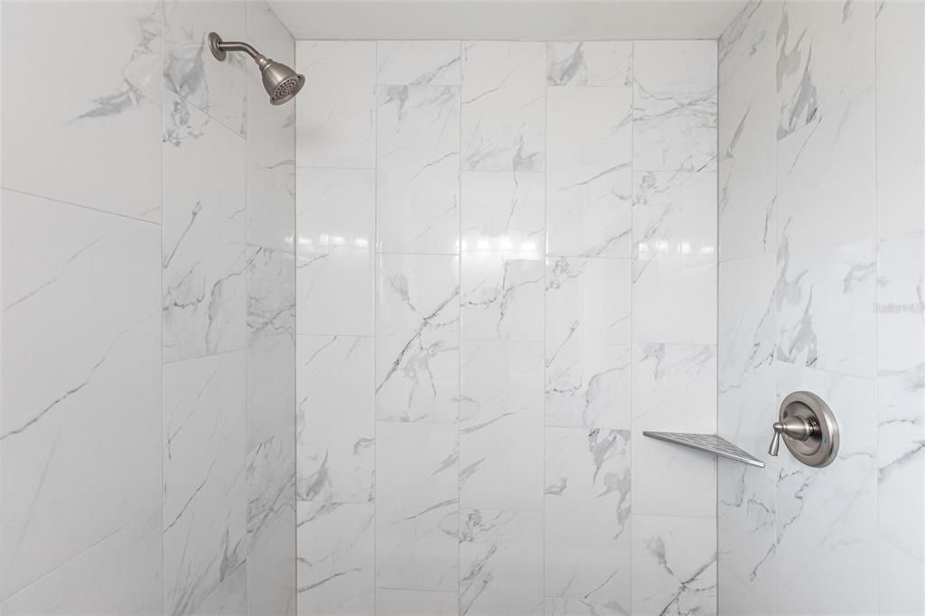 合同活跃: $2,200 (2 贝兹, 2 浴室, 1382 平方英尺)