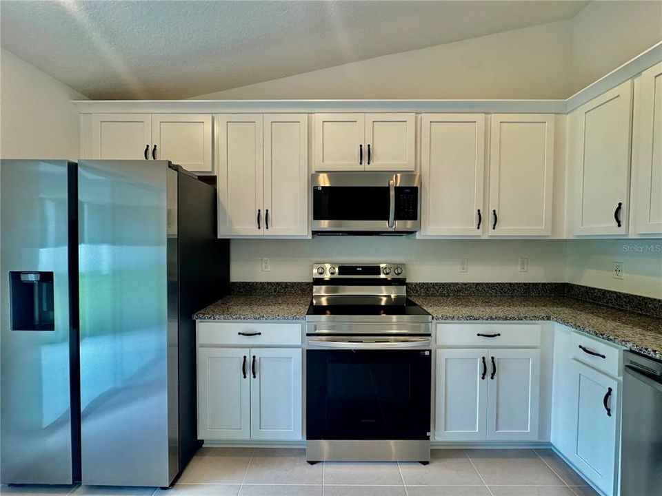 出租: $1,700 (3 贝兹, 2 浴室, 1198 平方英尺)