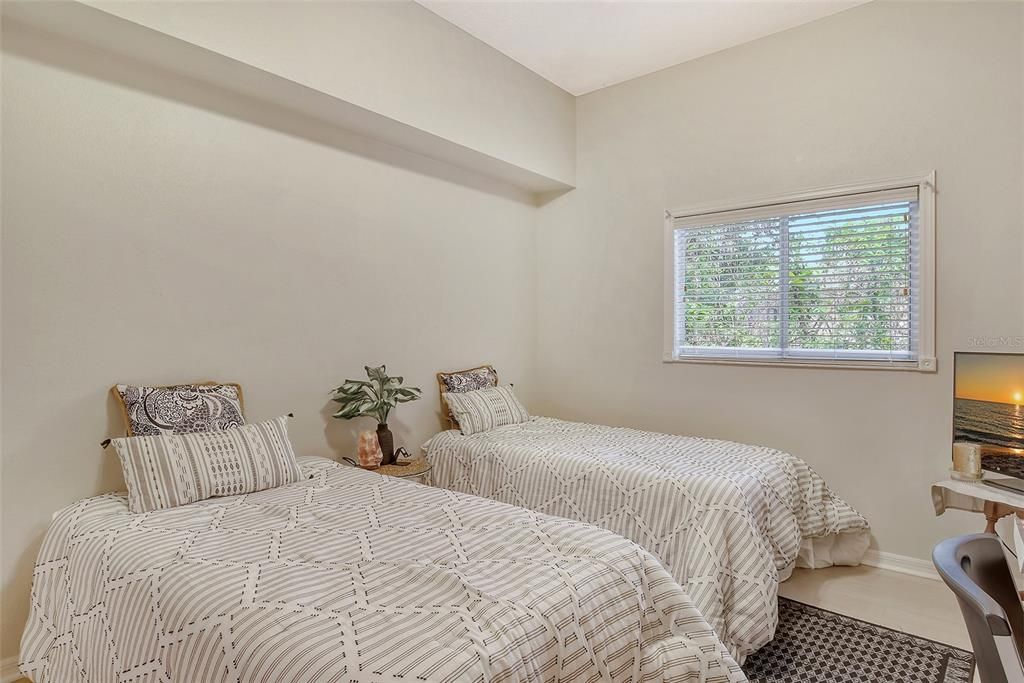 En Venta: $649,900 (4 camas, 3 baños, 2634 Pies cuadrados)