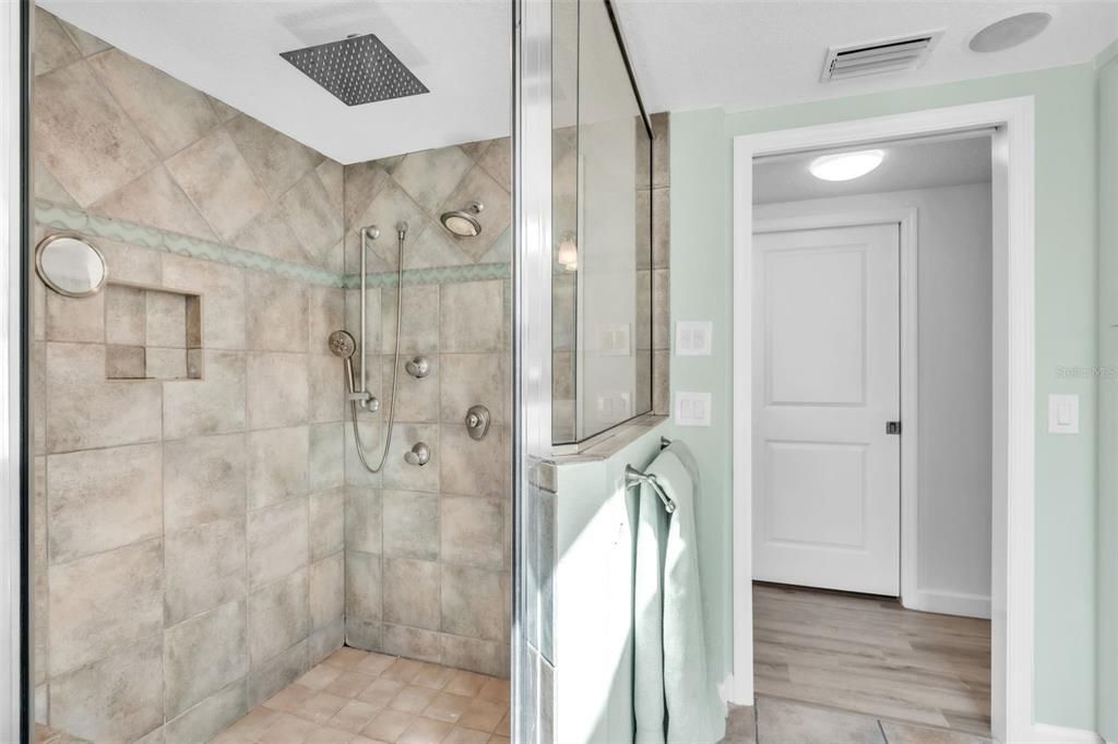 For Sale: $1,475,000 (4 beds, 3 baths, 2348 Square Feet)