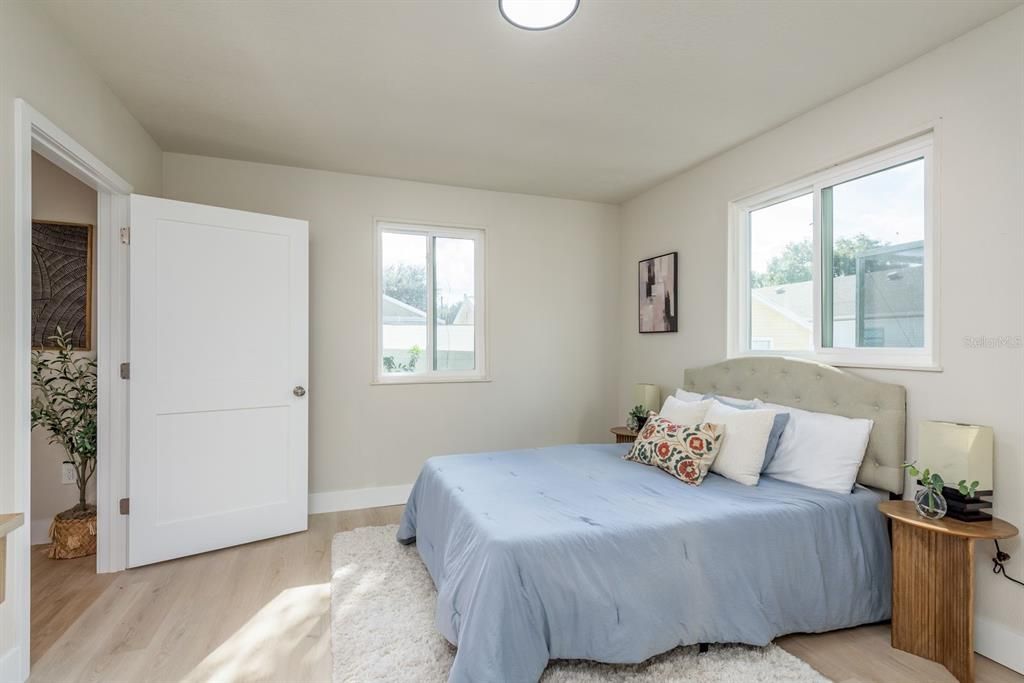 待售: $400,000 (4 贝兹, 2 浴室, 1961 平方英尺)