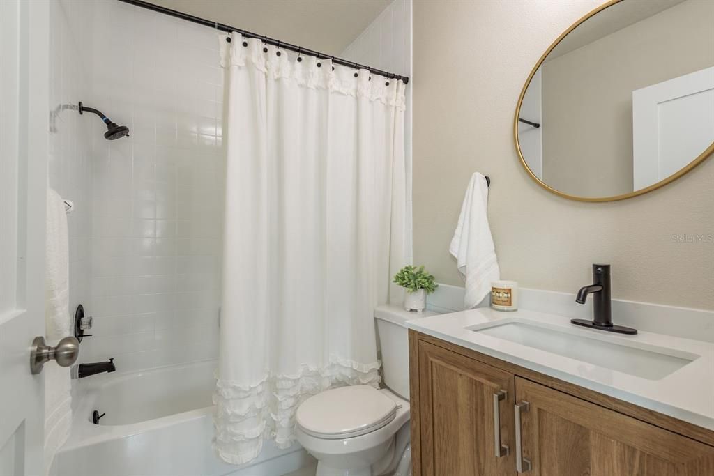 待售: $400,000 (4 贝兹, 2 浴室, 1961 平方英尺)