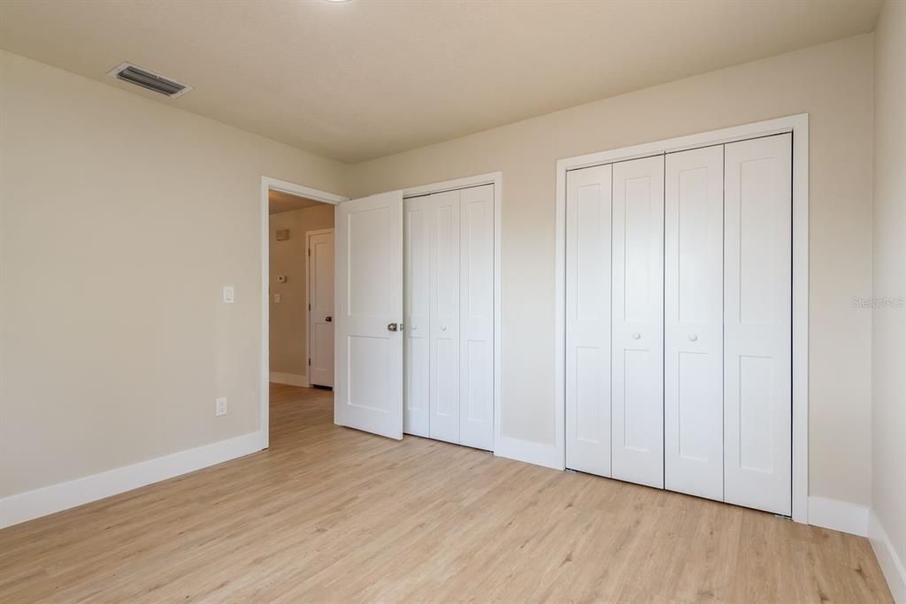 待售: $400,000 (4 贝兹, 2 浴室, 1961 平方英尺)