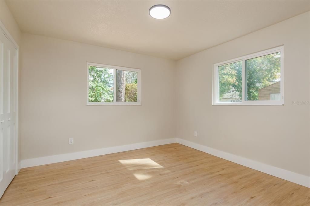 待售: $400,000 (4 贝兹, 2 浴室, 1961 平方英尺)