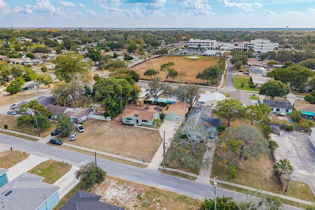 待售: $400,000 (4 贝兹, 2 浴室, 1961 平方英尺)