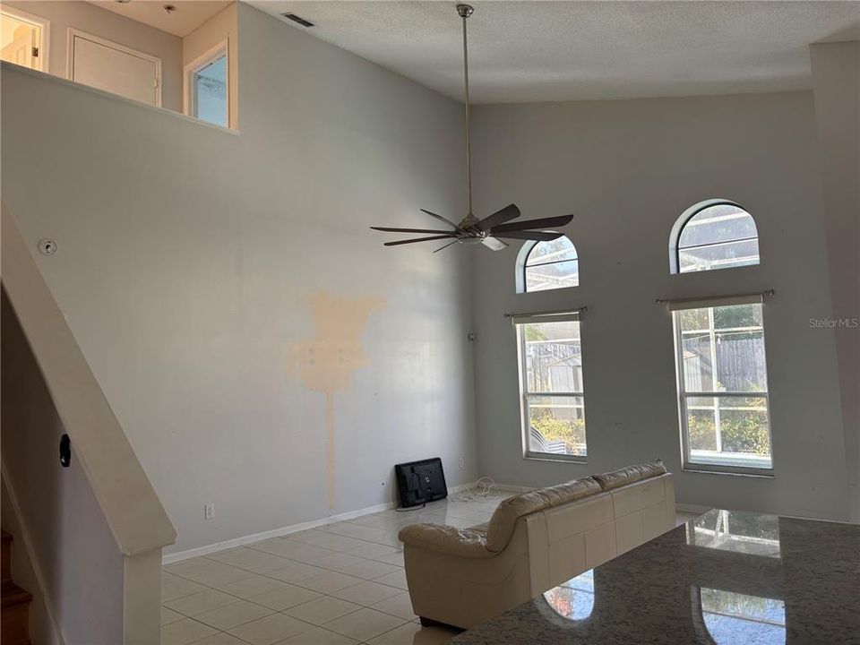 На продажу: $370,000 (5 спален, 3 ванн, 2269 Квадратных фут)