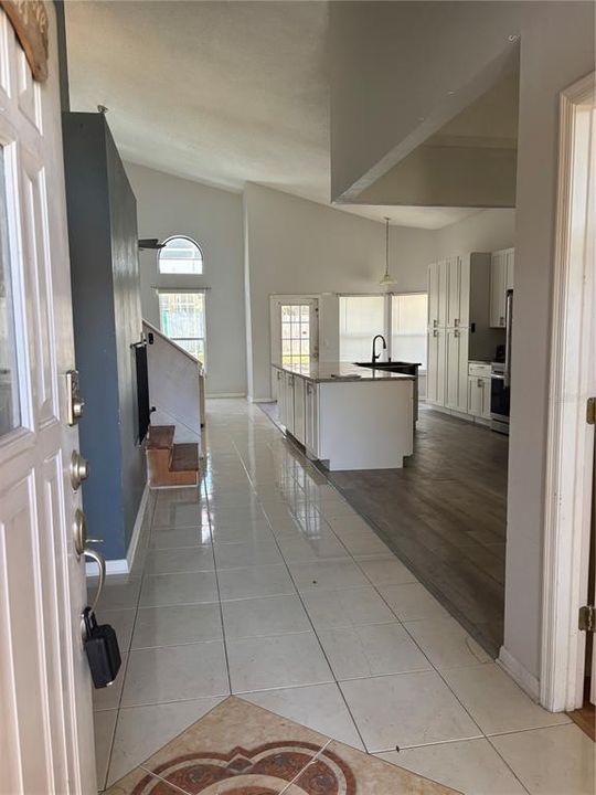 На продажу: $370,000 (5 спален, 3 ванн, 2269 Квадратных фут)