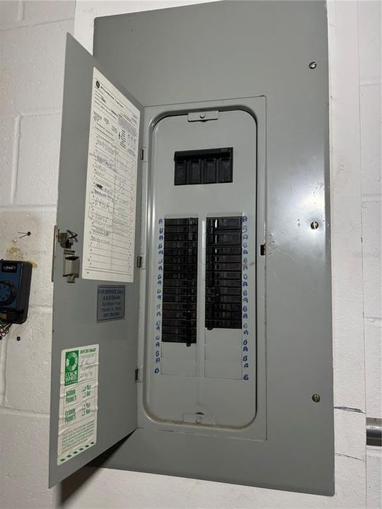 На продажу: $370,000 (5 спален, 3 ванн, 2269 Квадратных фут)