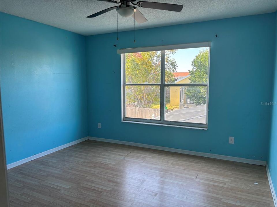 На продажу: $370,000 (5 спален, 3 ванн, 2269 Квадратных фут)