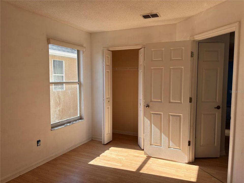 На продажу: $370,000 (5 спален, 3 ванн, 2269 Квадратных фут)