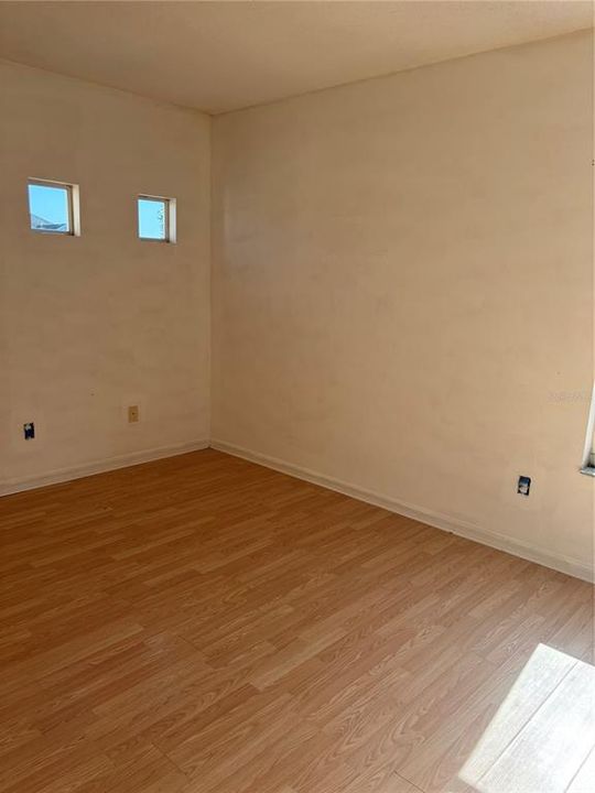 На продажу: $370,000 (5 спален, 3 ванн, 2269 Квадратных фут)