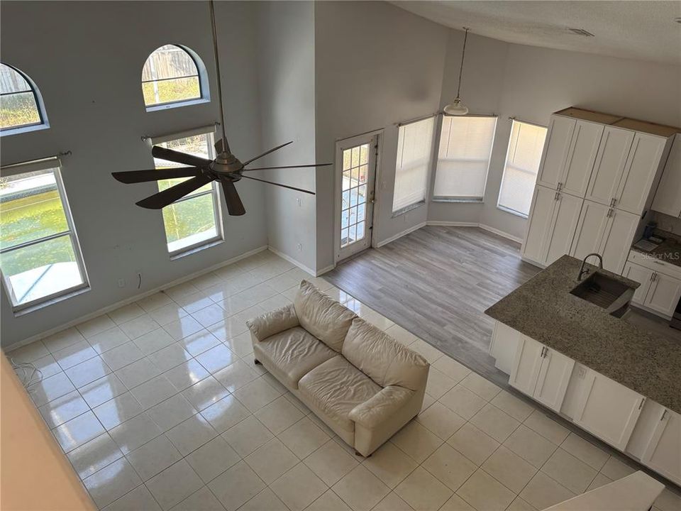 На продажу: $370,000 (5 спален, 3 ванн, 2269 Квадратных фут)