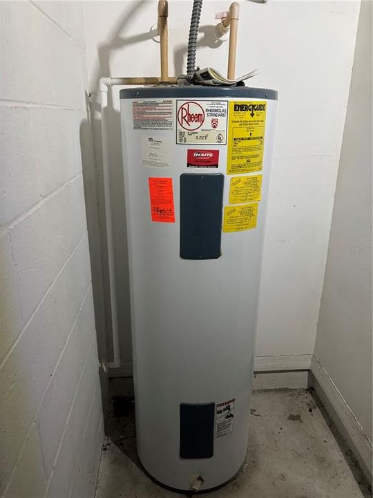 На продажу: $370,000 (5 спален, 3 ванн, 2269 Квадратных фут)