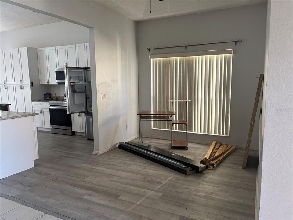 На продажу: $370,000 (5 спален, 3 ванн, 2269 Квадратных фут)