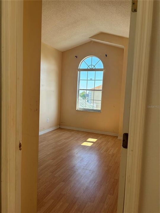 На продажу: $370,000 (5 спален, 3 ванн, 2269 Квадратных фут)