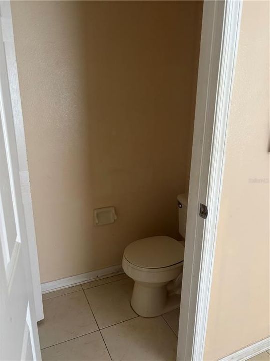 На продажу: $370,000 (5 спален, 3 ванн, 2269 Квадратных фут)