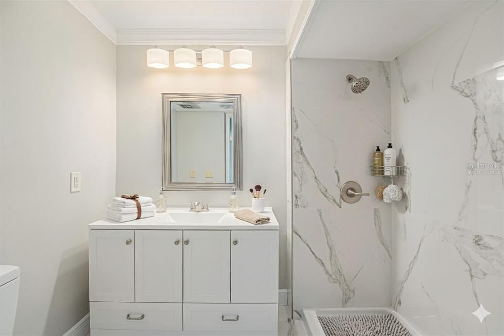 合同活跃: $645,000 (3 贝兹, 3 浴室, 1910 平方英尺)