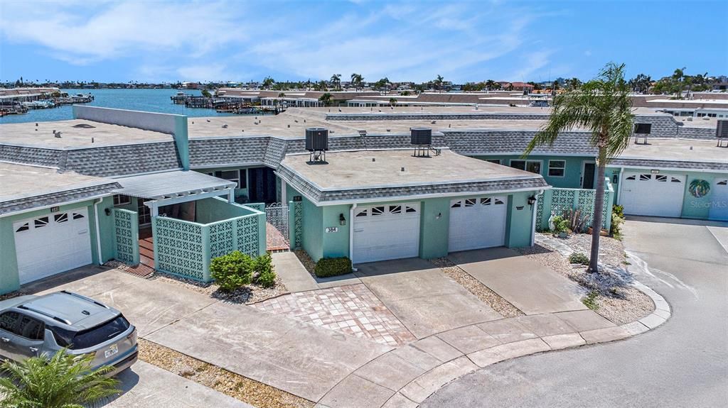 合同活跃: $645,000 (3 贝兹, 3 浴室, 1910 平方英尺)