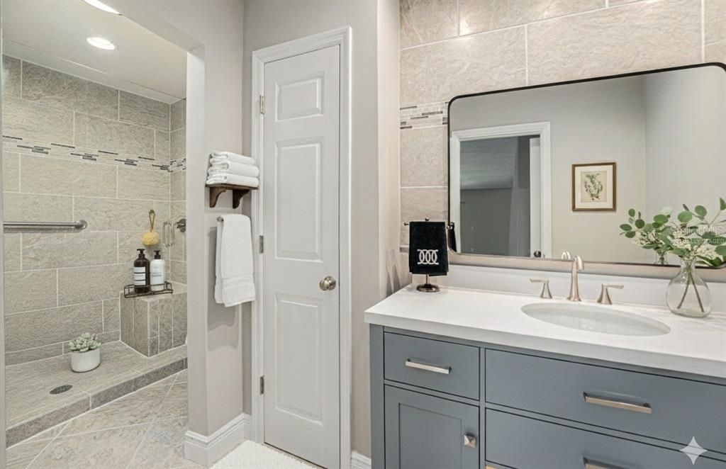 合同活跃: $645,000 (3 贝兹, 3 浴室, 1910 平方英尺)