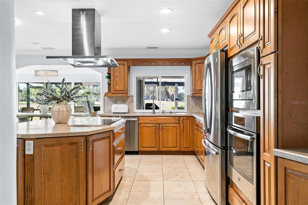 For Sale: $990,000 (5 beds, 3 baths, 3838 Square Feet)