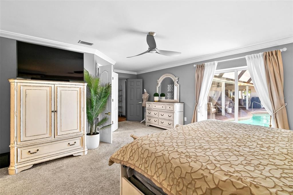 For Sale: $990,000 (5 beds, 3 baths, 3838 Square Feet)