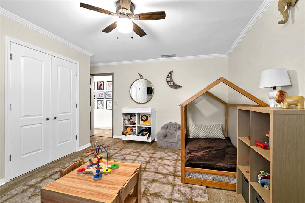 For Sale: $990,000 (5 beds, 3 baths, 3838 Square Feet)