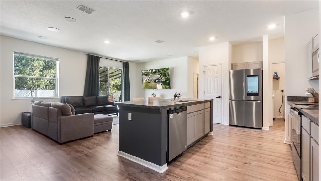 For Sale: $200,000 (4 beds, 2 baths, 1874 Square Feet)