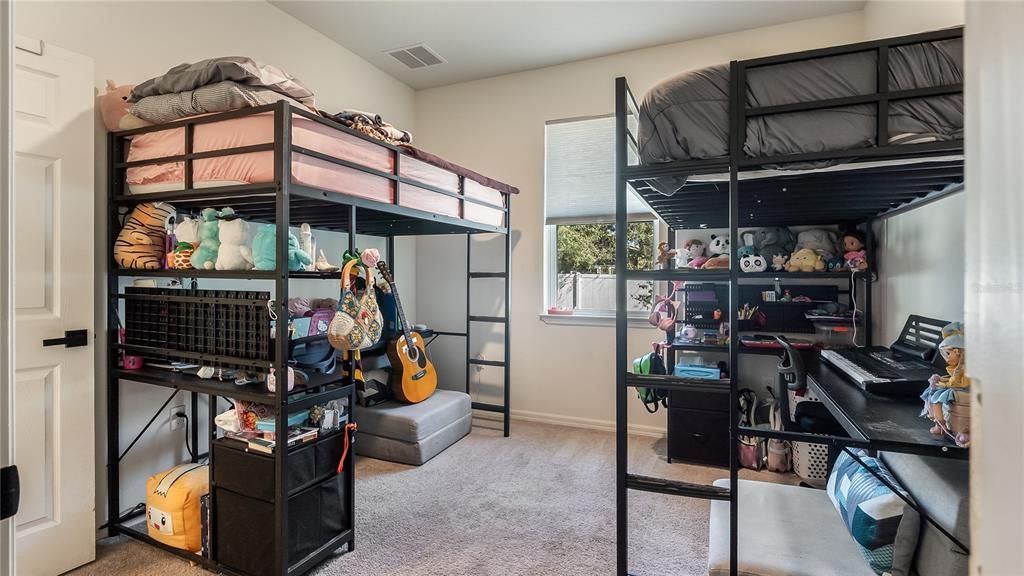 For Sale: $200,000 (4 beds, 2 baths, 1874 Square Feet)