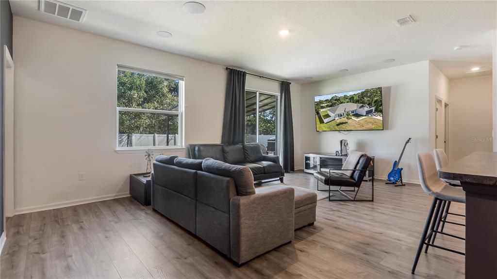 For Sale: $200,000 (4 beds, 2 baths, 1874 Square Feet)