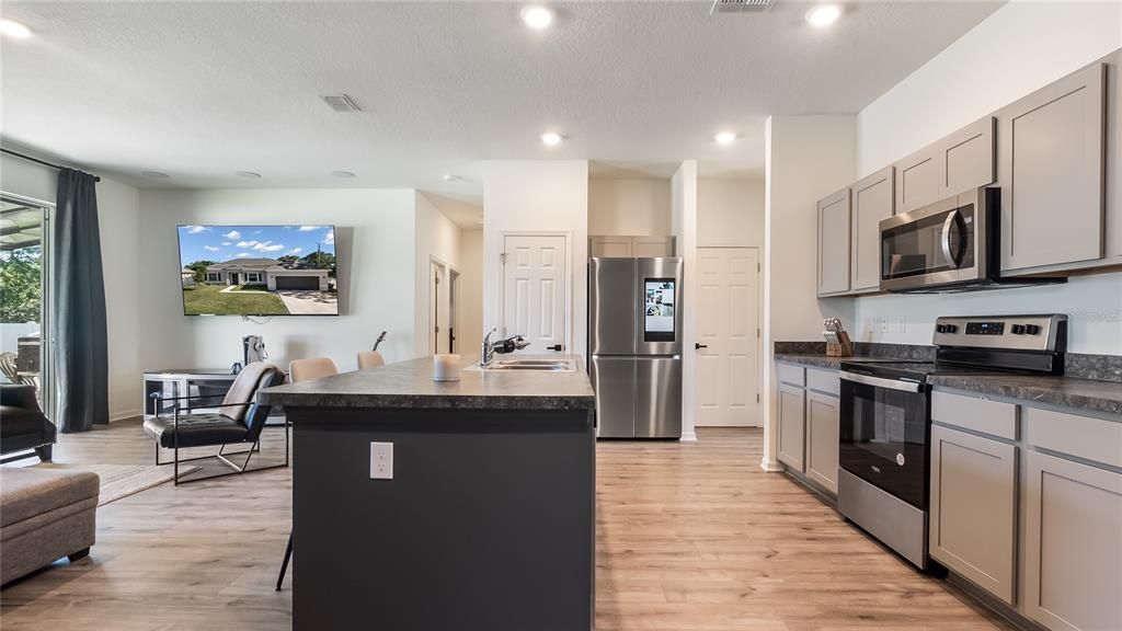 For Sale: $200,000 (4 beds, 2 baths, 1874 Square Feet)