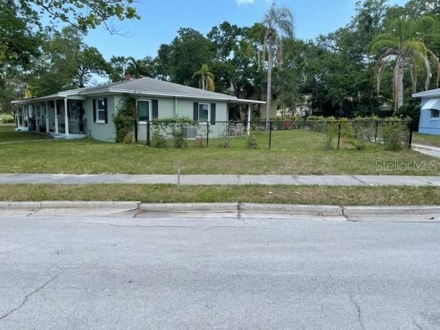 For Sale: $899,000 (4 beds, 0 baths, 1776 Square Feet)