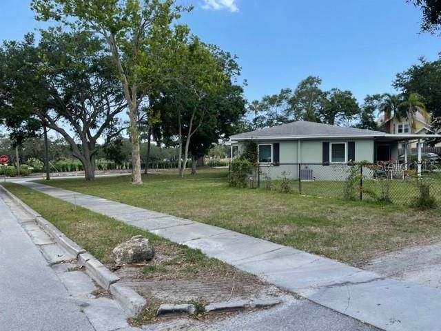 For Sale: $899,000 (4 beds, 0 baths, 1776 Square Feet)