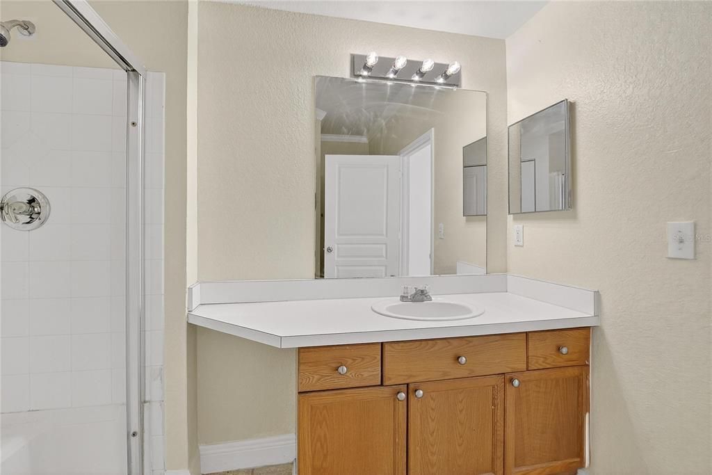 En Venta: $193,000 (2 camas, 2 baños, 1117 Pies cuadrados)