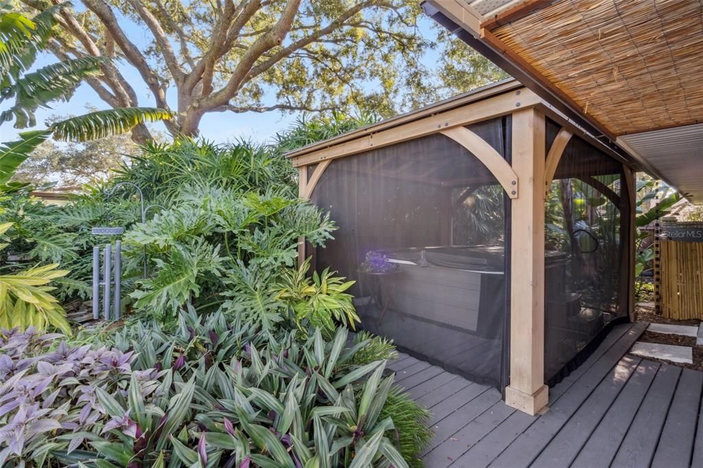 合同活跃: $869,000 (4 贝兹, 2 浴室, 2500 平方英尺)