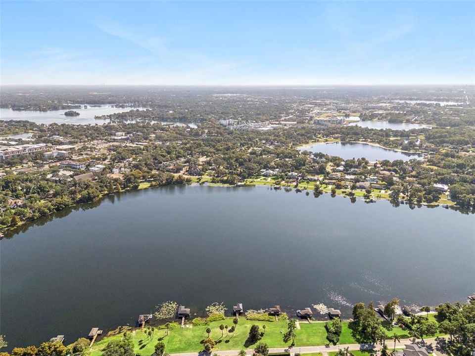 合同活跃: $869,000 (4 贝兹, 2 浴室, 2500 平方英尺)