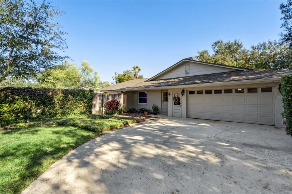 合同活跃: $869,000 (4 贝兹, 2 浴室, 2500 平方英尺)