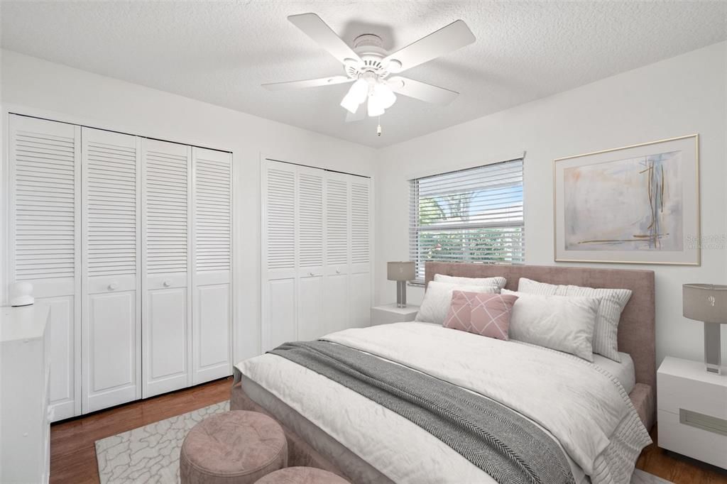 合同活跃: $869,000 (4 贝兹, 2 浴室, 2500 平方英尺)