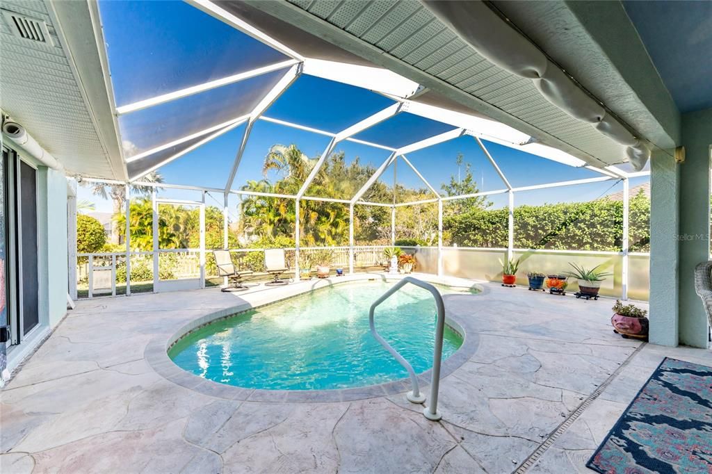 合同活跃: $340,000 (3 贝兹, 2 浴室, 1614 平方英尺)