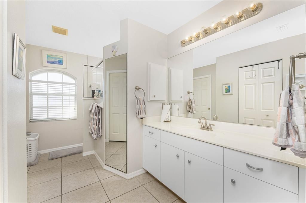 合同活跃: $340,000 (3 贝兹, 2 浴室, 1614 平方英尺)