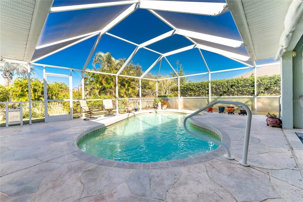 合同活跃: $340,000 (3 贝兹, 2 浴室, 1614 平方英尺)