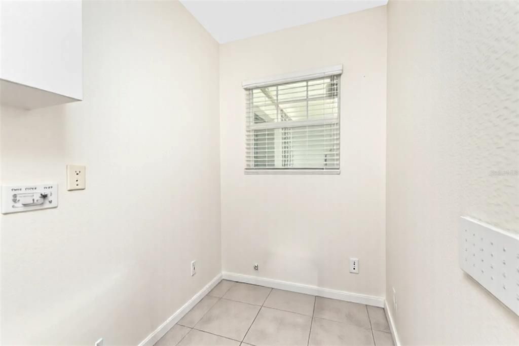 合同活跃: $340,000 (3 贝兹, 2 浴室, 1614 平方英尺)