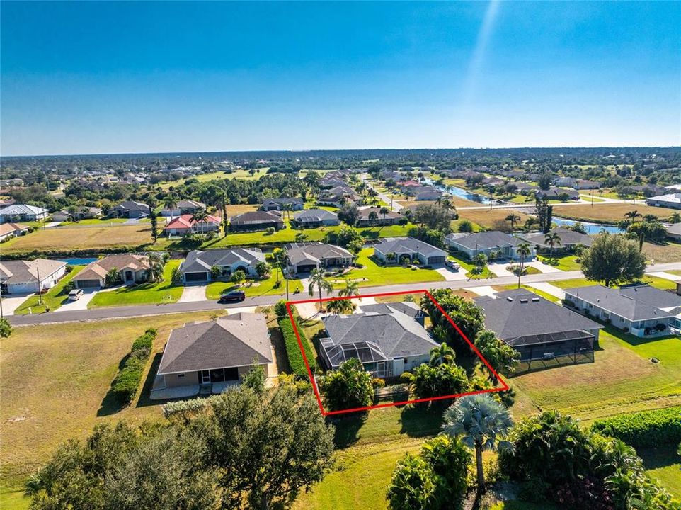 合同活跃: $340,000 (3 贝兹, 2 浴室, 1614 平方英尺)