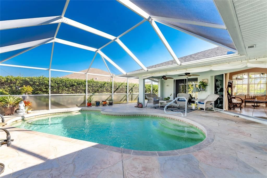 合同活跃: $340,000 (3 贝兹, 2 浴室, 1614 平方英尺)