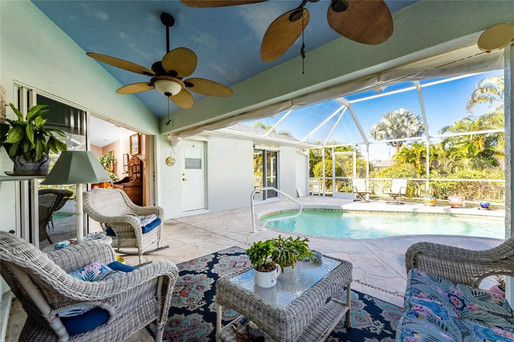 合同活跃: $340,000 (3 贝兹, 2 浴室, 1614 平方英尺)